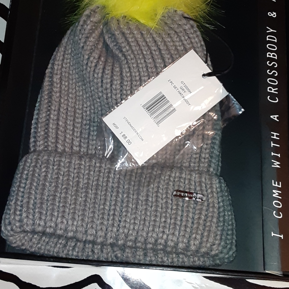 STEVE MADDEN POM HAT AND CROSSBODY BAG SET - Picture 2 of 11